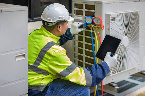 Professional Hvac Installation technician working in Cedar Rapids, IA